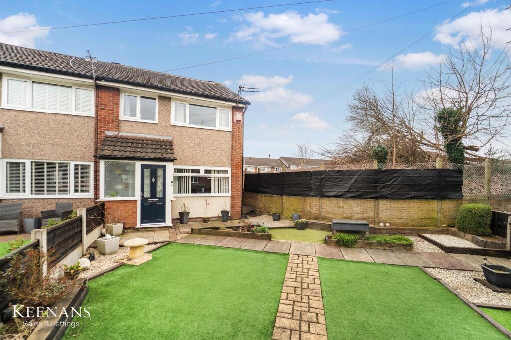 Cleveland Close, Clifton, Swinton, Manchester photo 3