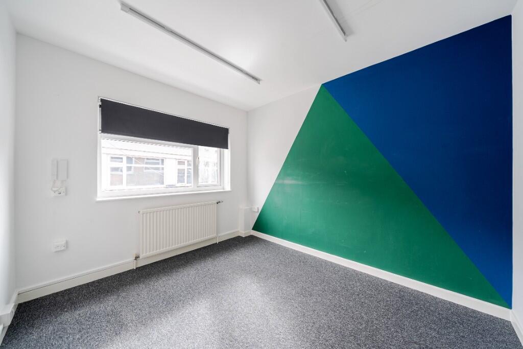 Main image of property: High Street, Knowle, B93