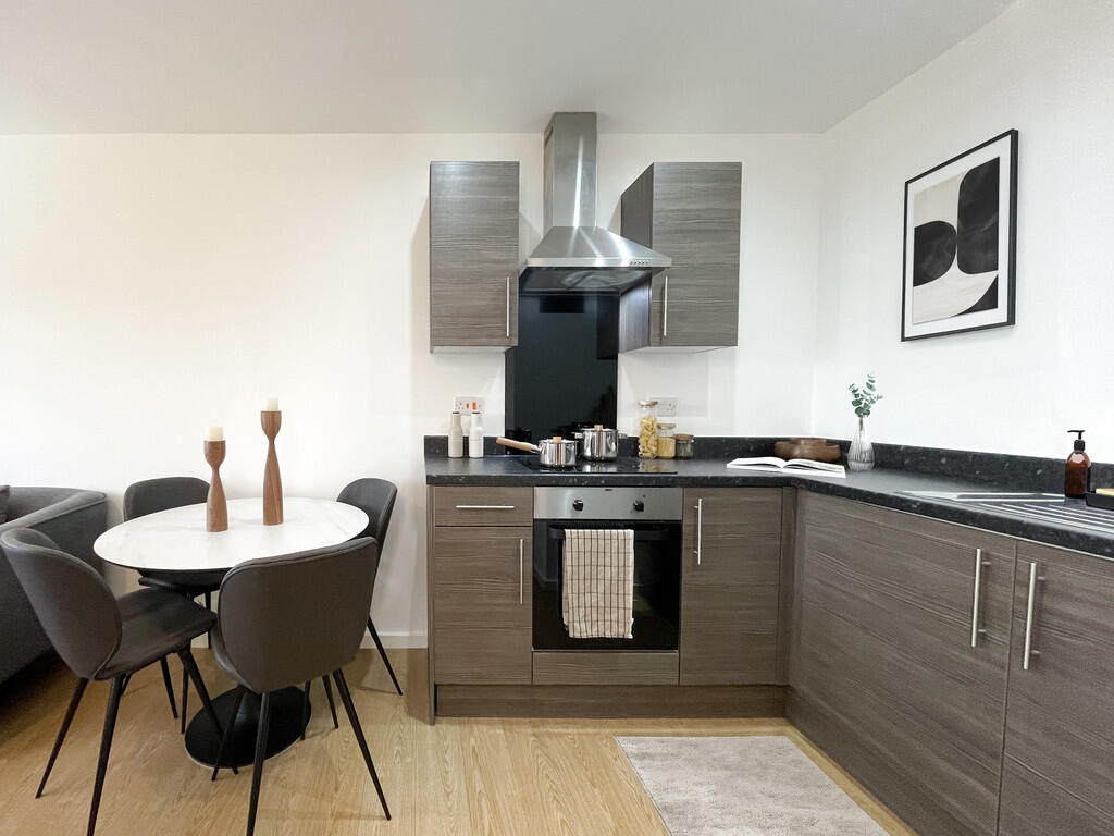 Apartment in Stockport, Heaton Norris, The Four Heatons - View 3