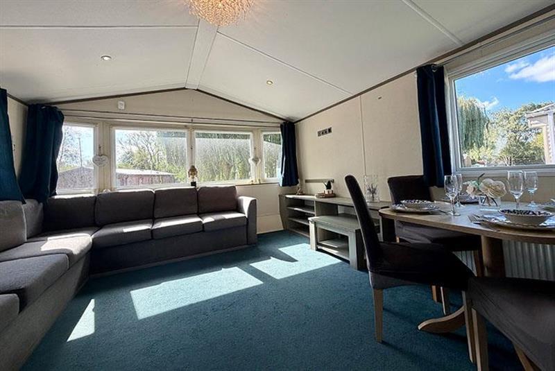 3-bed caravan on Tattershall Lakes Country Park – Lincolnshire, £44,995
