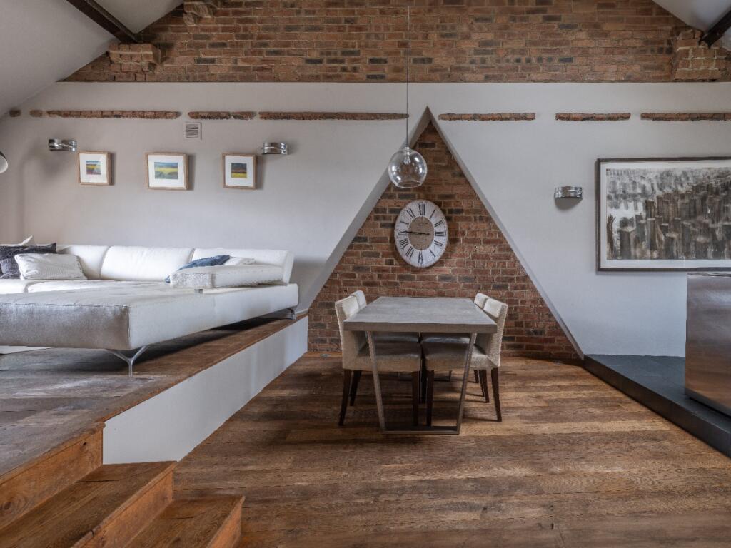 Apartment in Newcastle upon Tyne - View 3
