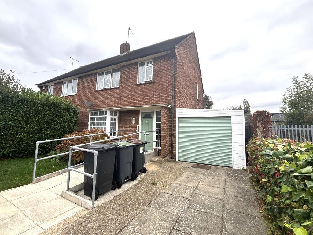 3-bed semi-detached on Barnard Road, Farley Hill, Luton, Bedfordshire, LU1 5RS, £325,000