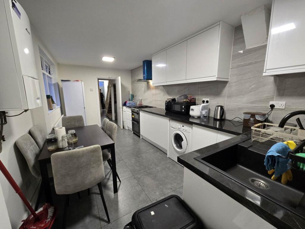 House in Cardiff - View 2