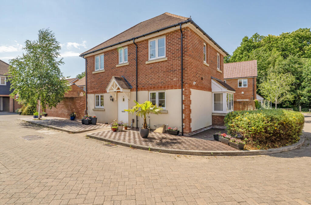 Main image of property: Redstart Croft, Bracknell, Berkshire