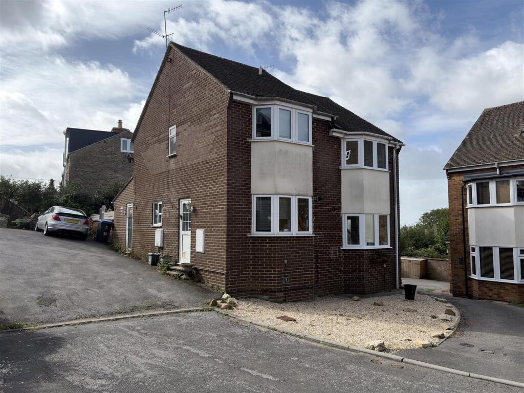 Main image of property: Pearce Drive, Chipping Norton