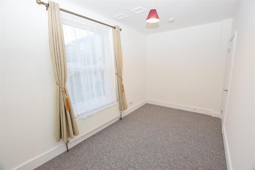 Susans Road, Eastbourne photo 5