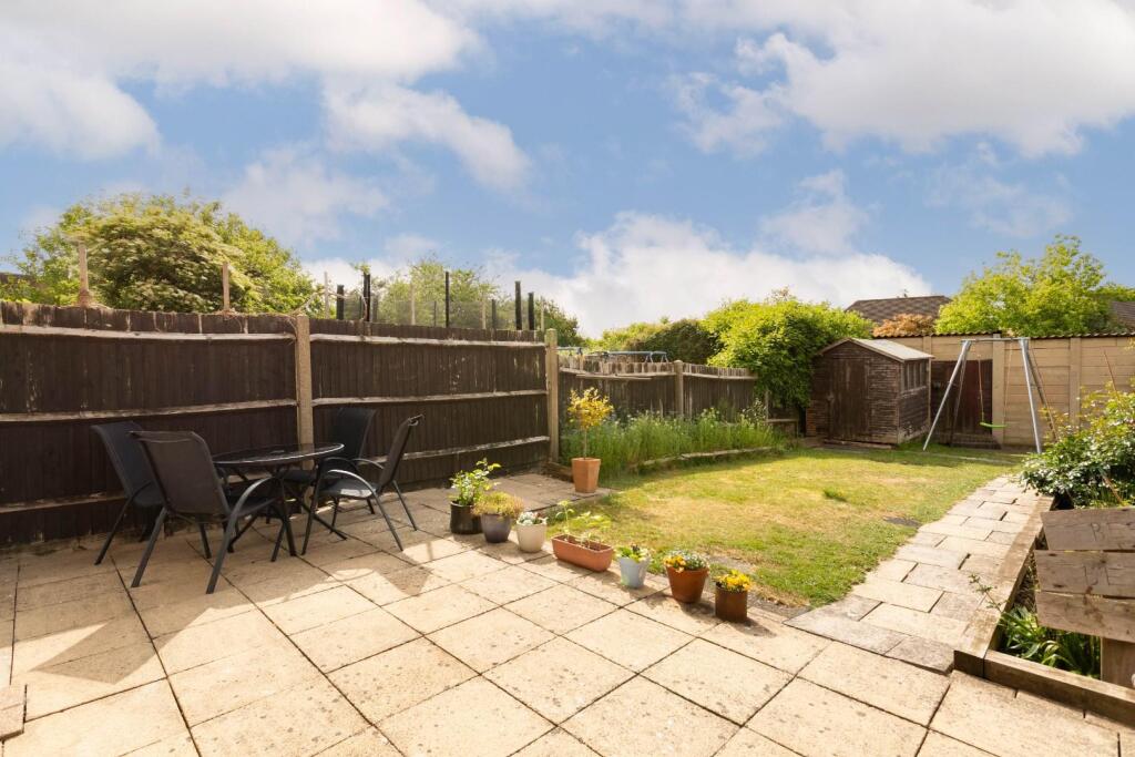 Oakwood, Partridge Green, Horsham photo 2