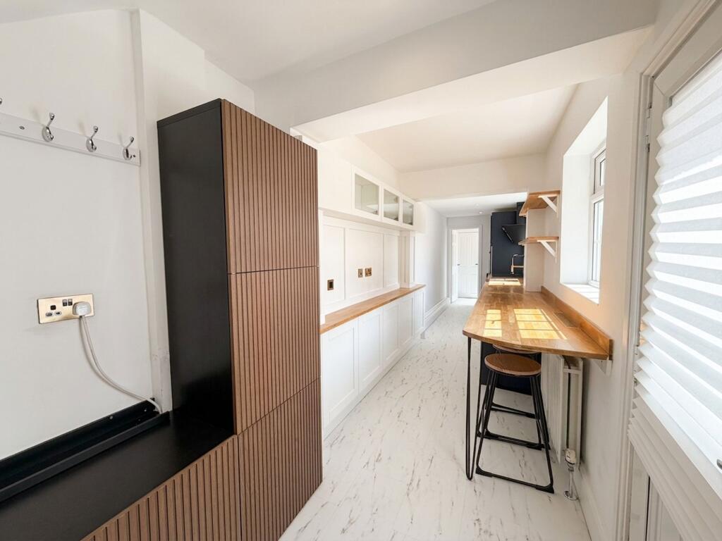 House in South Kesteven, Green Hill, Grantham - More