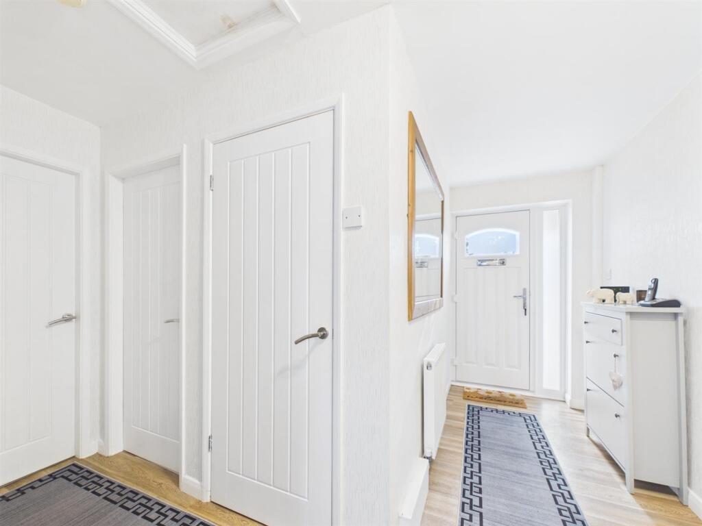 House in Mablethorpe, Dorset Court, Sutton-on-Sea - More