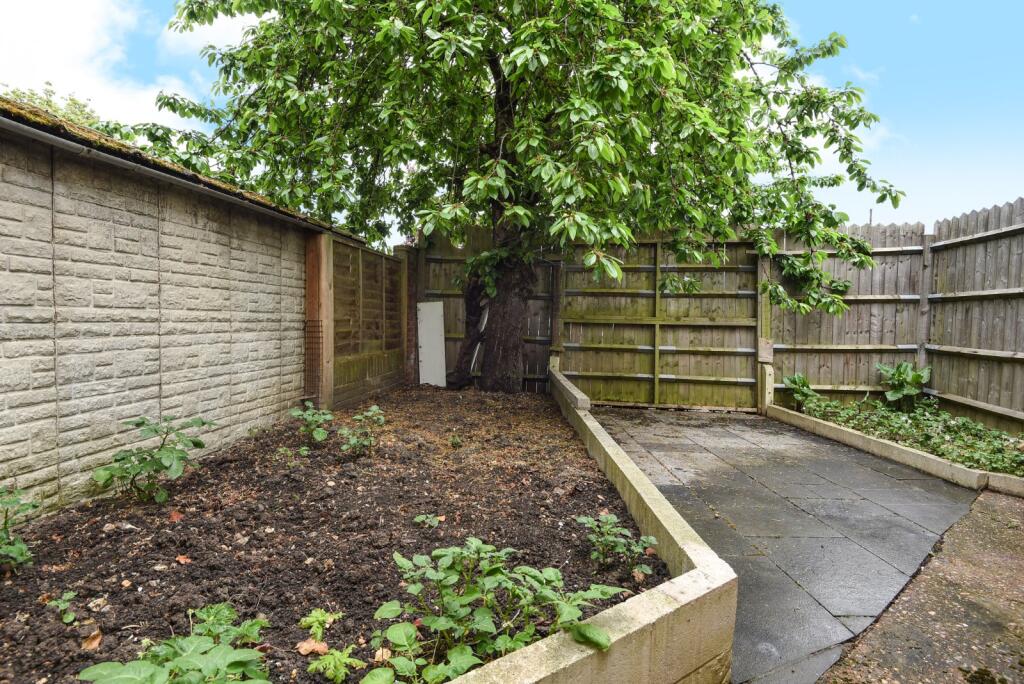 Main image of property: Fieldview, Earlsfield, London, SW18