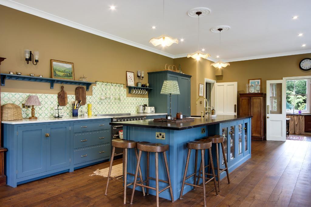 House in Maidstone, Staplehurst - More