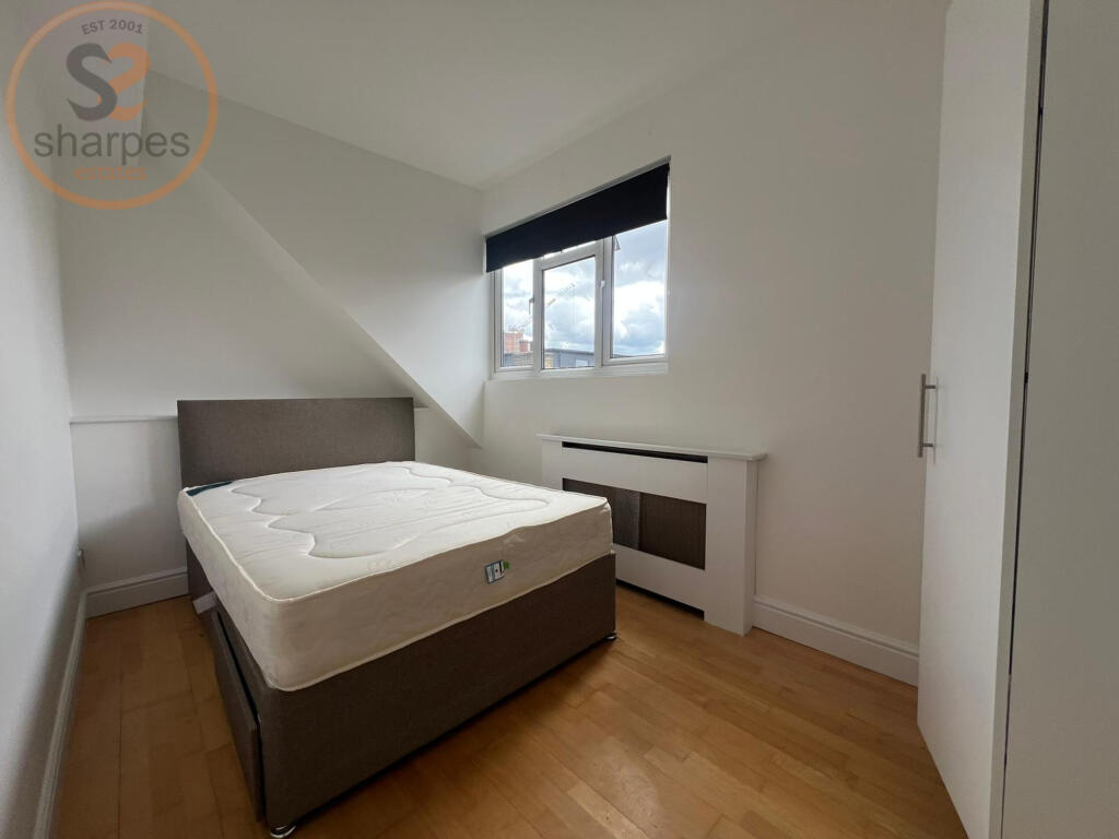 Main image of property: Merton High Street, Colliers Wood, Greater London