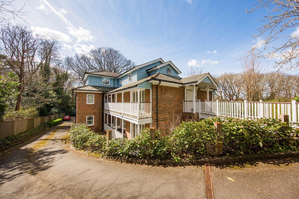 Main image of property: Sandhurst Road, Tunbridge Wells, TN2 3JU