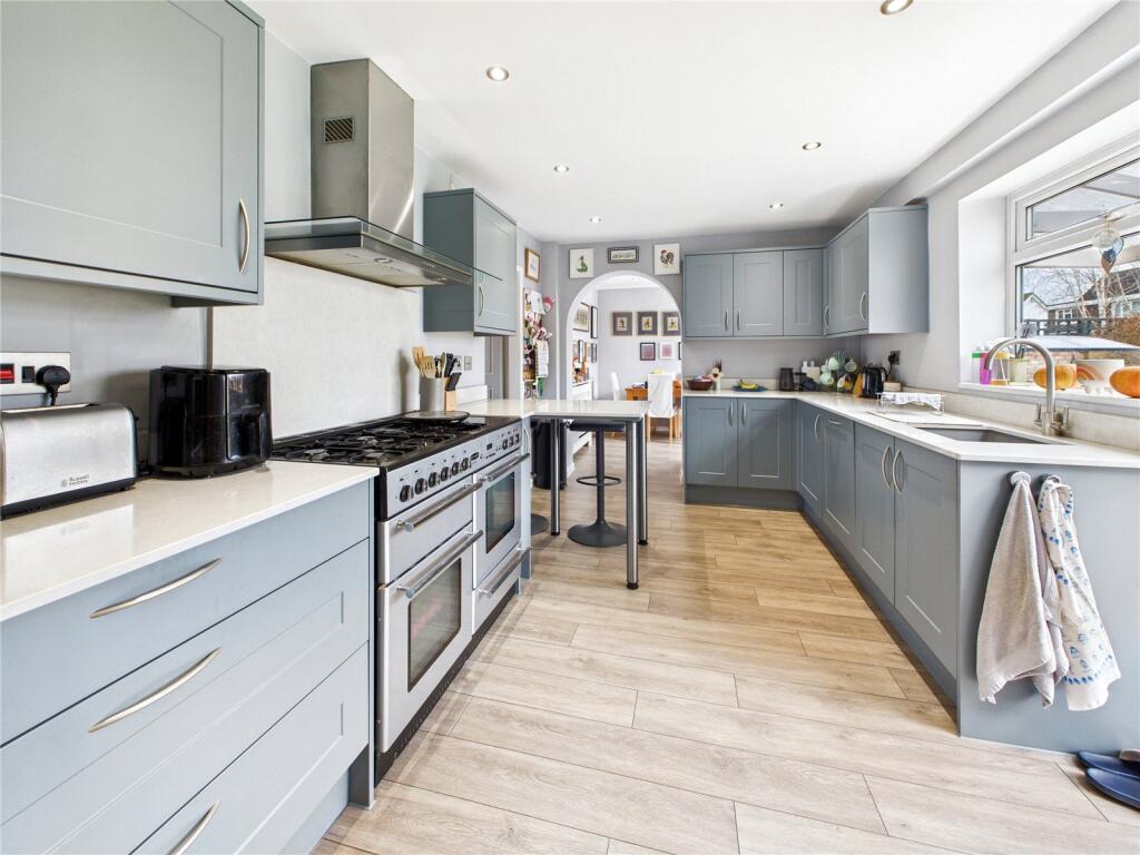 Chestnut Avenue, Hatfield Peverel, Chelmsford, Essex, CM3 photo 2