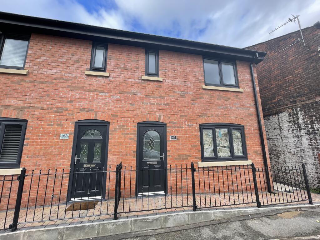 Main image of property: Warrington Road, Wigan WN3