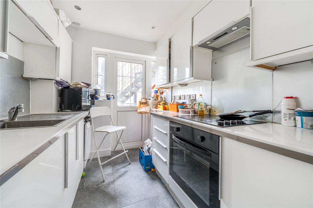Apartment in London - More
