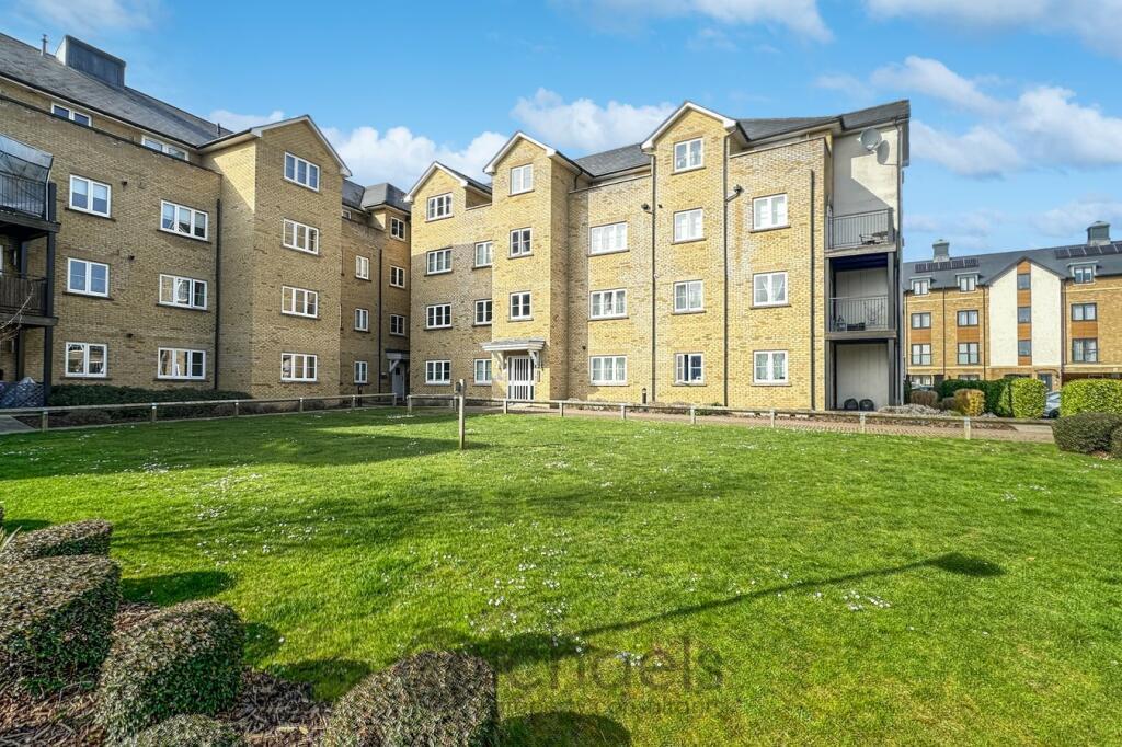 Main image of property: Gilbert Court, Clarendon Way, Colchester, CO1 1DL