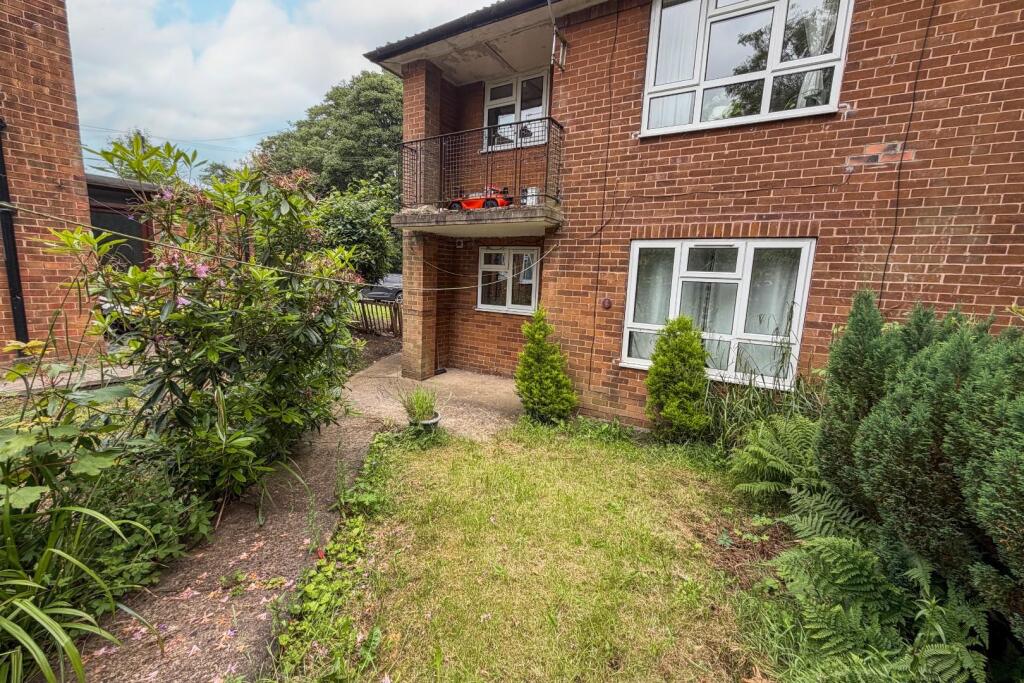 Apartment in Leeds, West Yorkshire - View 4