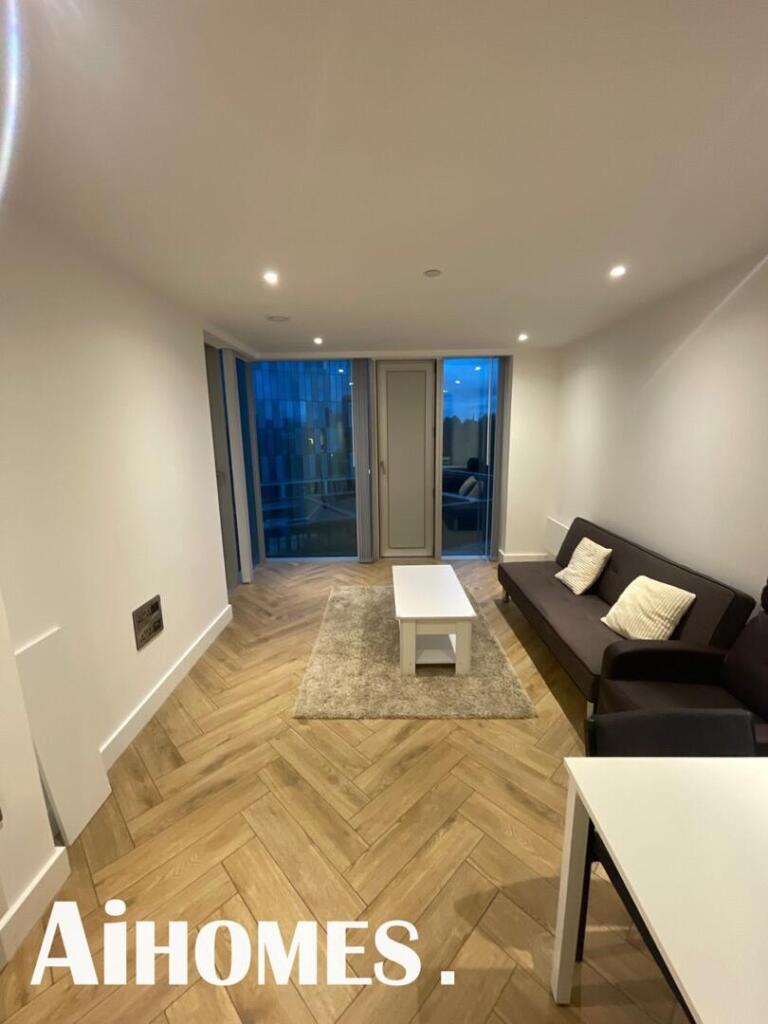 1-bed flat on 610ET  Elizabeth Tower, £315,000