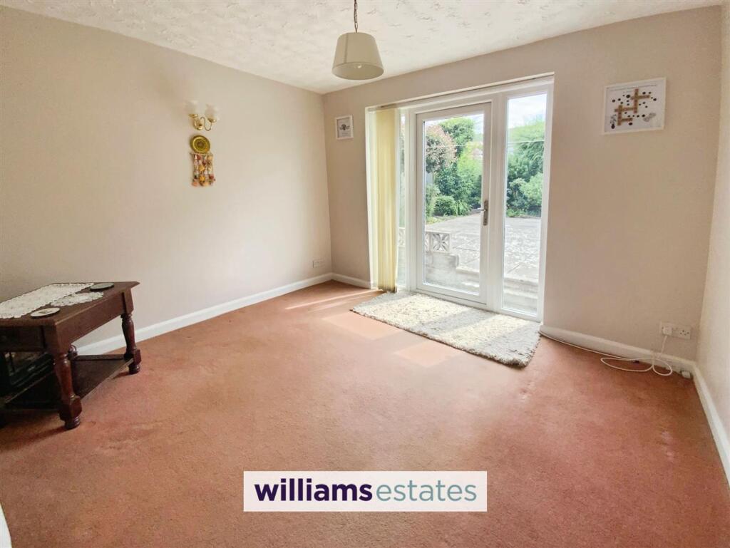 St. Georges Drive, Prestatyn, LL19 photo 3