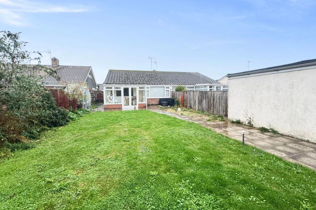 Saxon Close, East Preston, BN16 photo 4