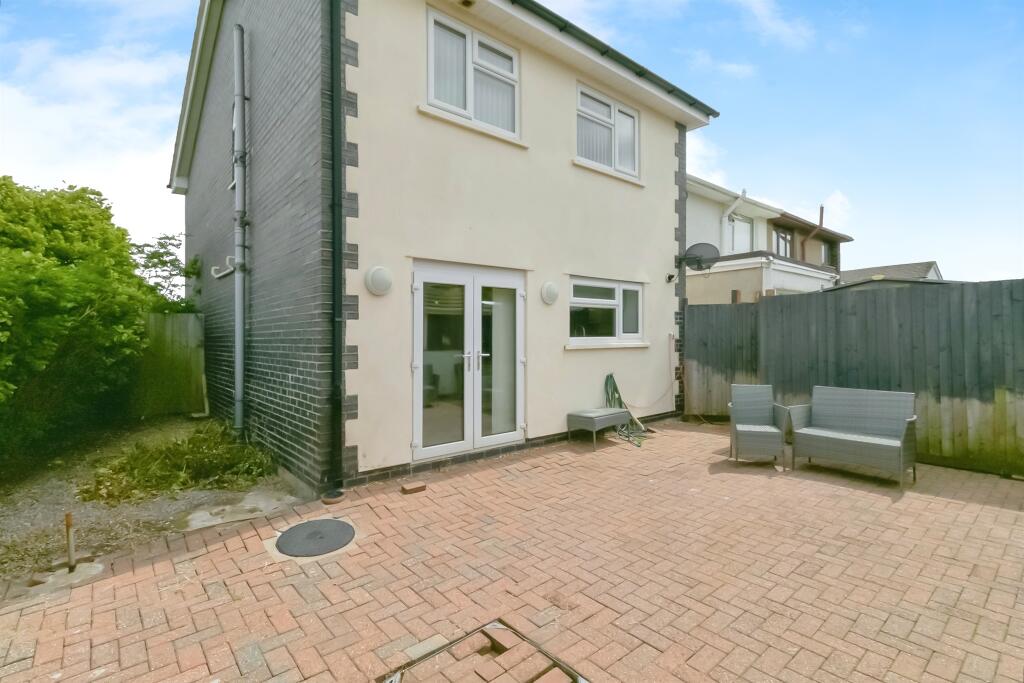 Manorbier Close, Dinas Powys photo 2