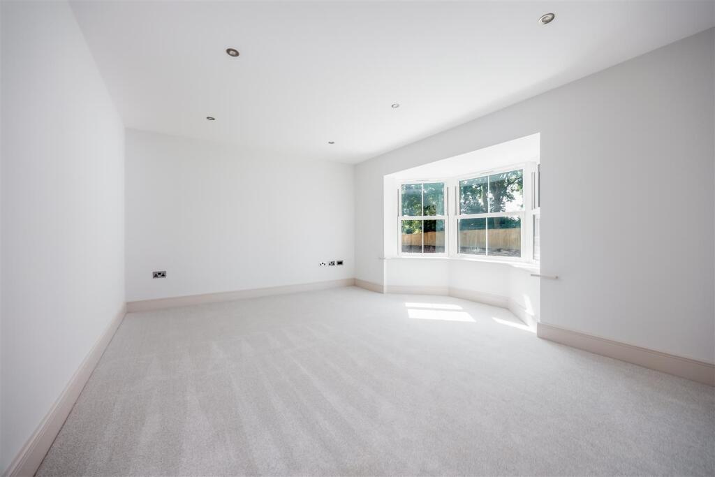 House in New Forest, Hordle - View 4
