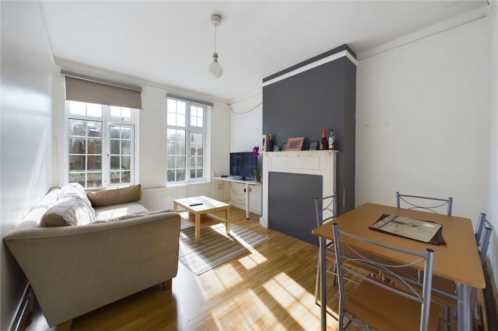 Apartment in Redhill - View 2