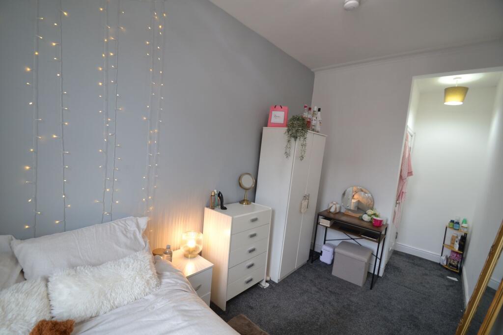 2 bedroom house share for rent