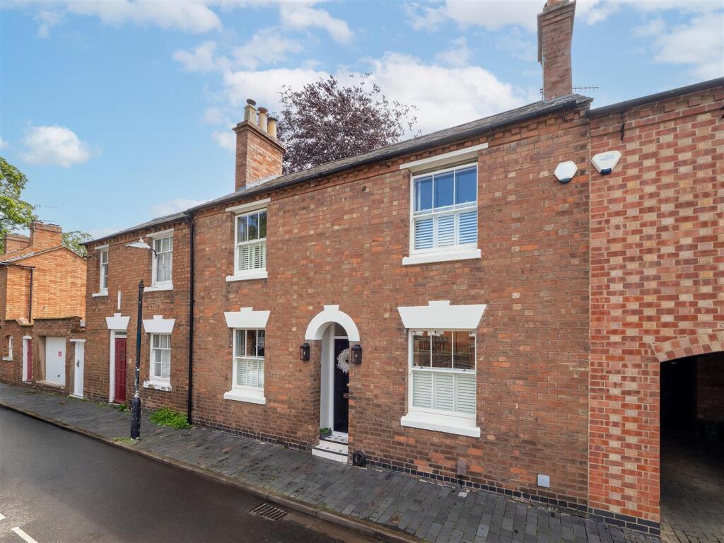 Main image of property: Broad Street, Stratford-Upon-Avon
