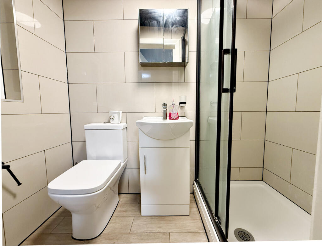 The Crossways, Hounslow, TW5 photo 5