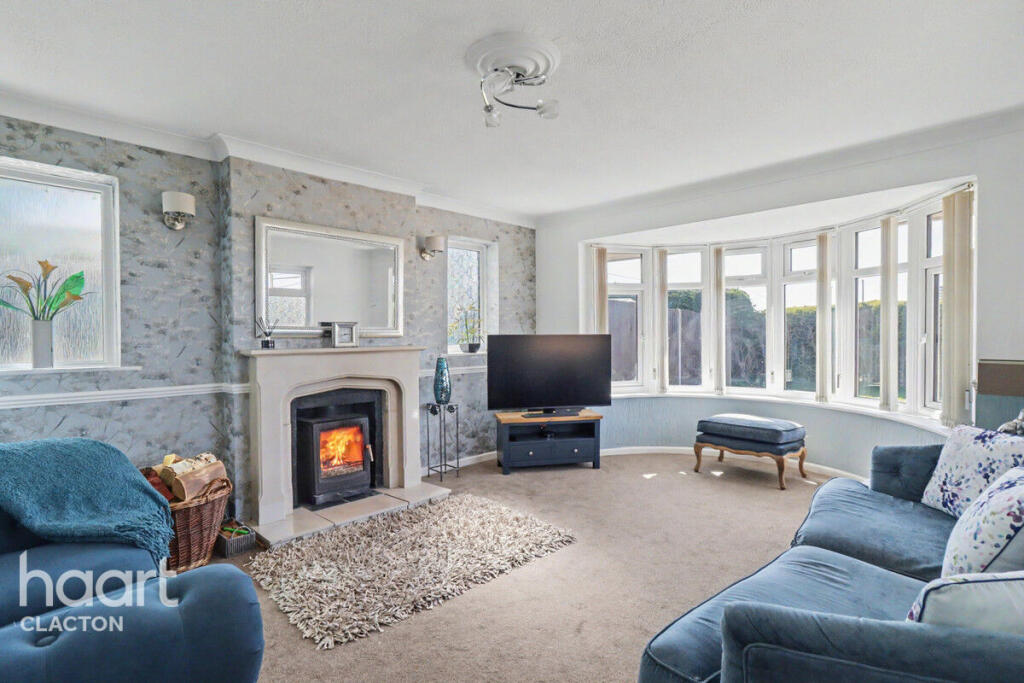 Beacon Way, Clacton-On-Sea photo 2