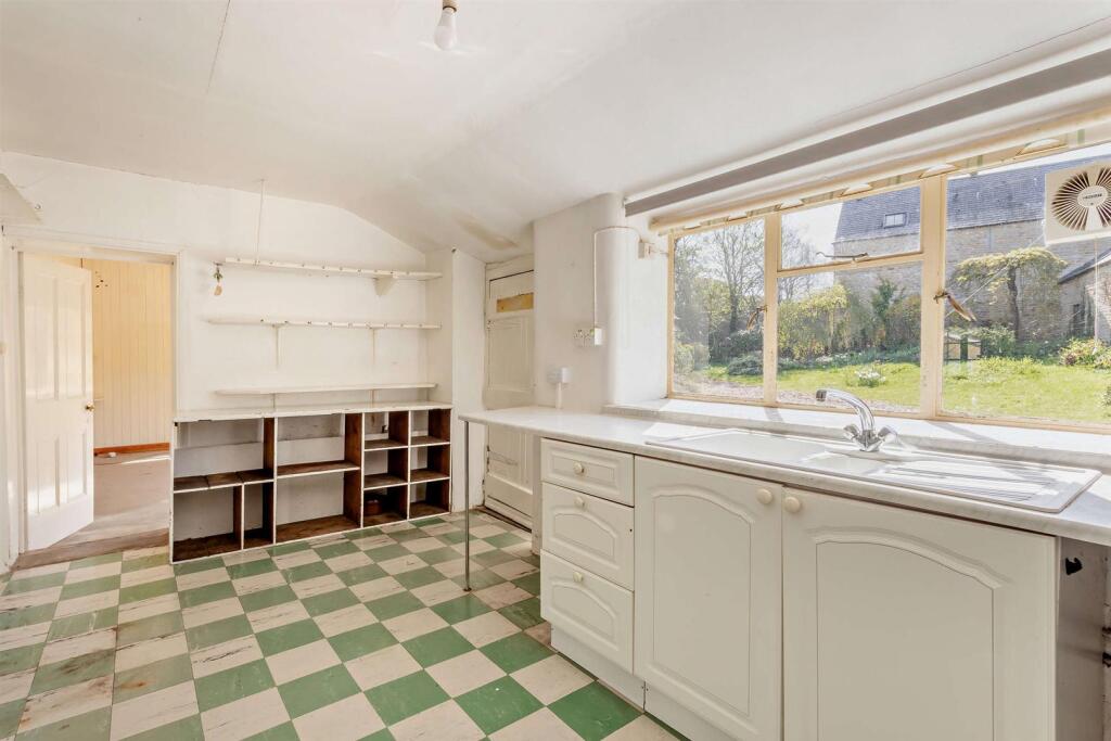Wakerley Road, Harringworth, Corby - View 5