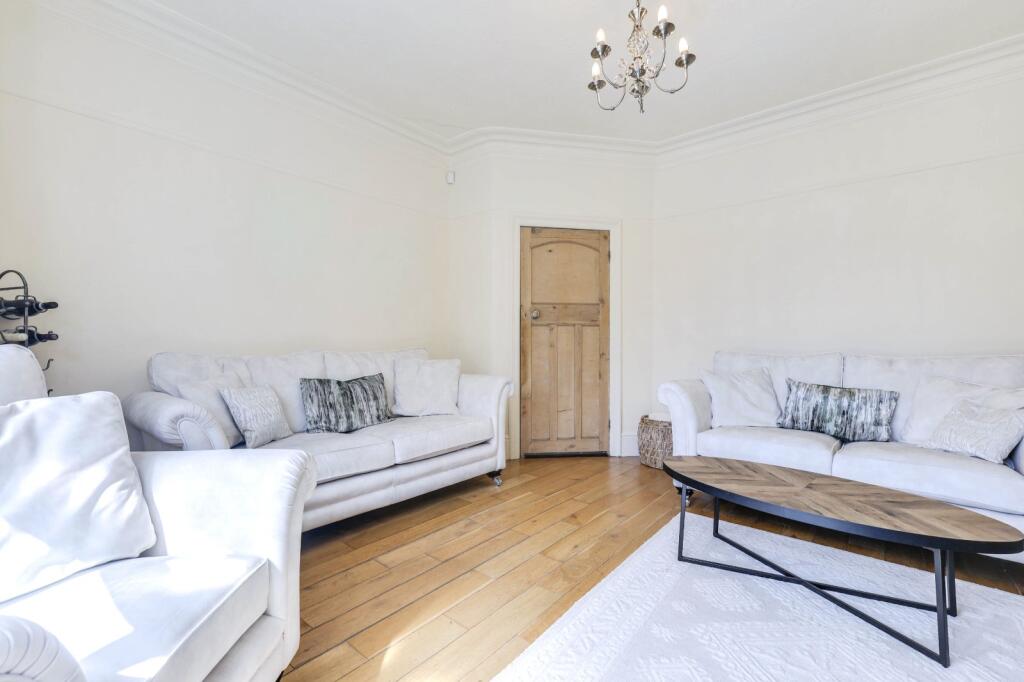 Brownberrie Lane, Horsforth, Leeds, West Yorkshire, LS18 photo 4