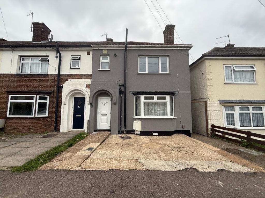 3-bed semi-detached on Harefield Road, Luton, LU1, £325,000