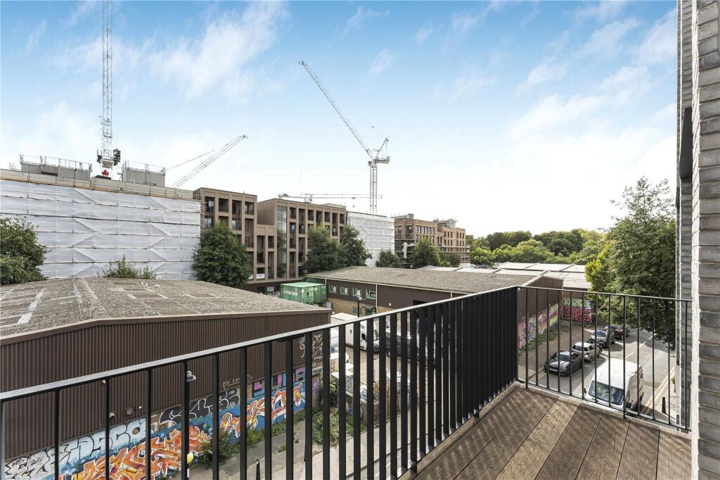 Apartment in London, Fish Island, Bow - View 5