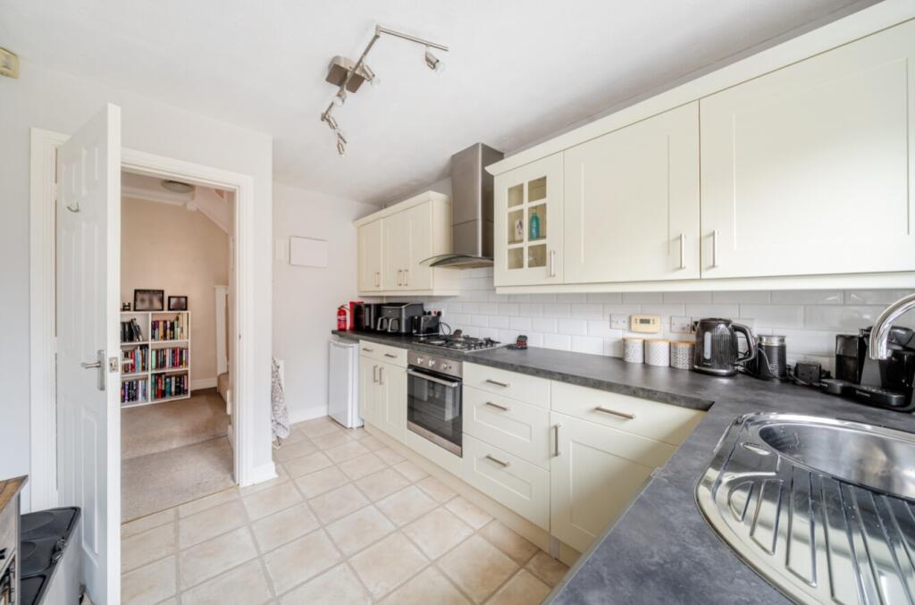 House in West Lindsey, West Honeywood, Dunholme - More