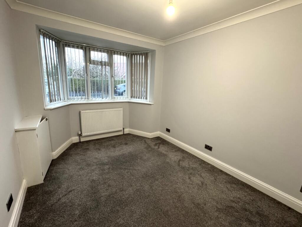 Kingsway, Staines-upon-Thames, Surrey, TW19 photo 4