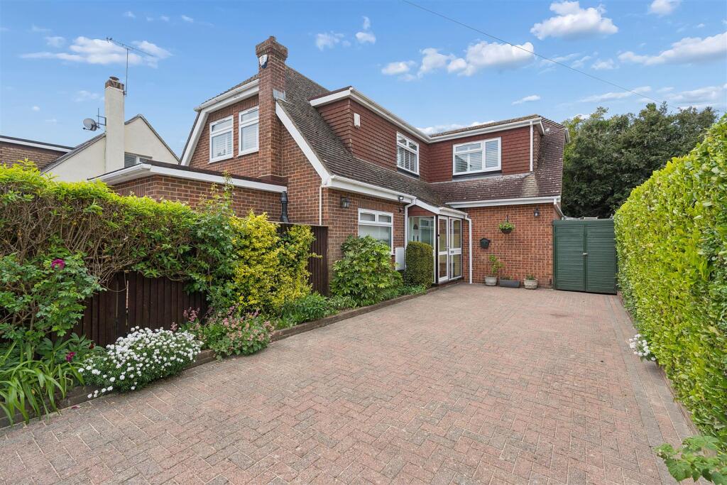 Main image of property: Denesway, Meopham