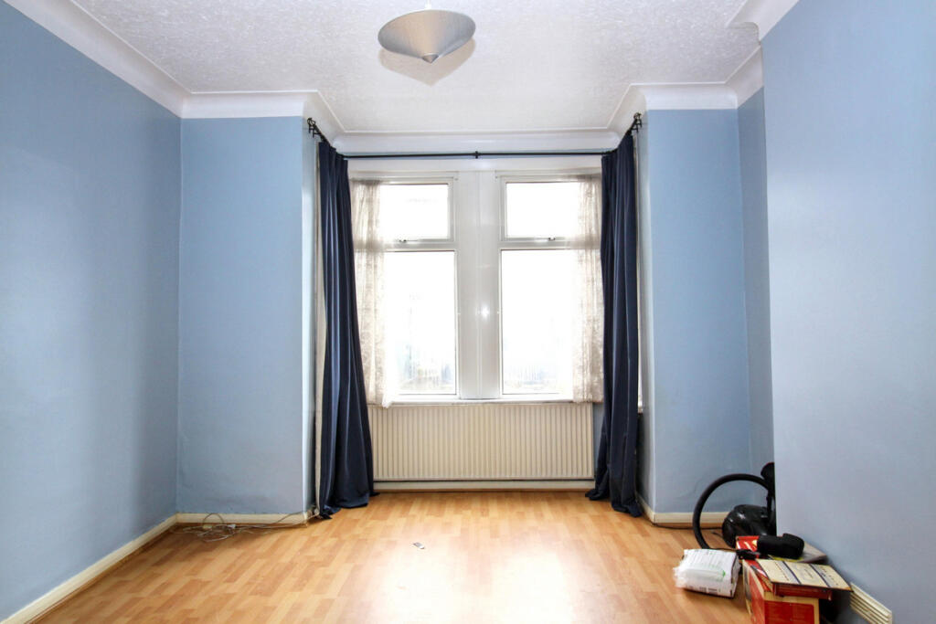 Lichfield Road, London, E6 photo 2