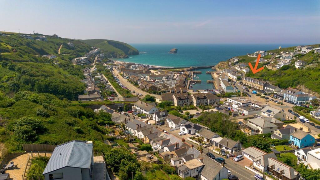 Main image of property: Cliff Terrace, Redruth, Portreath, TR16 4LE