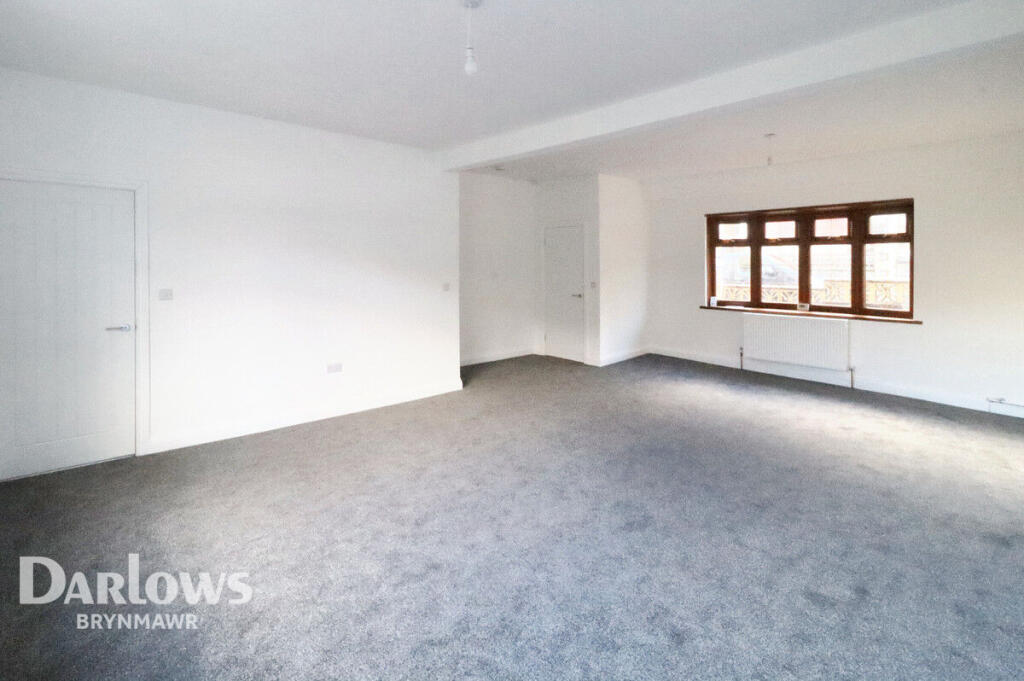 Gwern Berthi Road, Abertillery photo 2