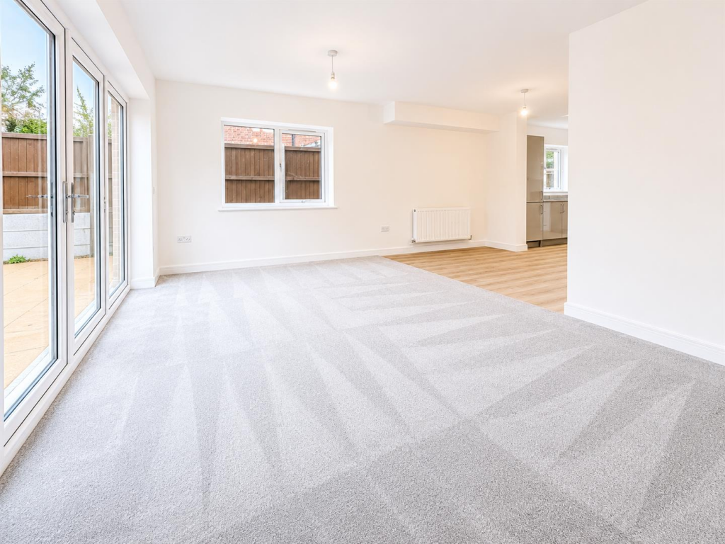 House in Parkeston, Ramsey and Parkeston - More