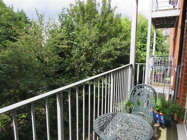 Apartment in Milton Keynes, Bletchley and Fenny Stratford - View 2