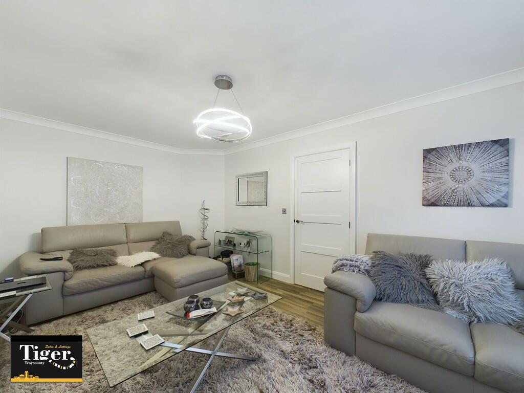Holly Wood Way, Blackpool photo 4