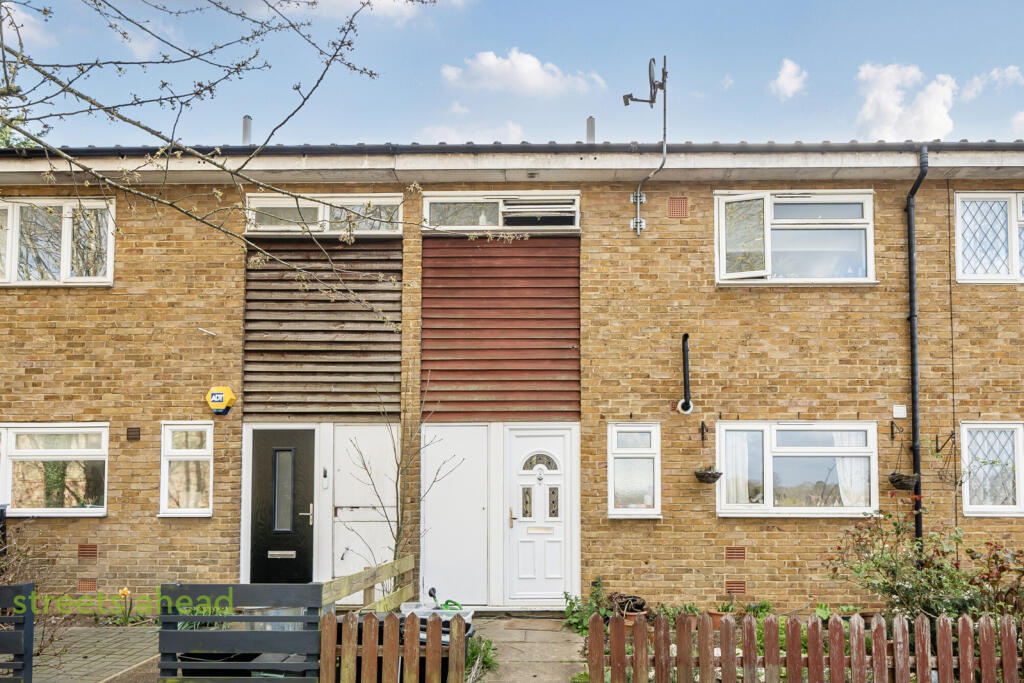 Main image of property: Chipstead Close, London, SE19