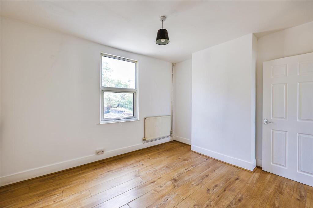House in London, Purley - More