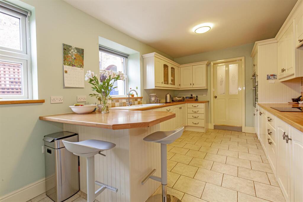Avondale Road, Chesterfield photo 2