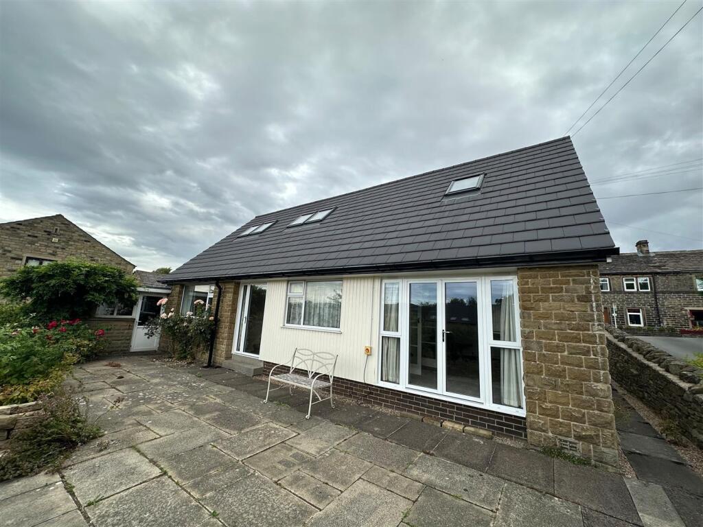 22 Heys Road, Thongsbridge photo 2