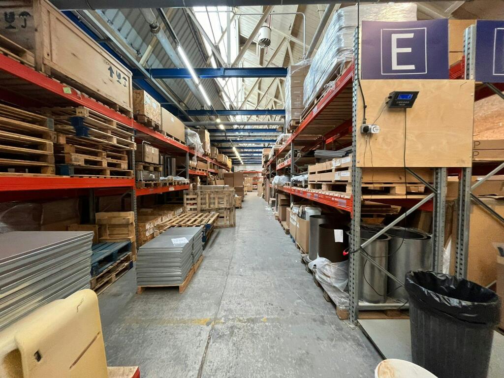 ad7067ffbdee44929b d.jpg
